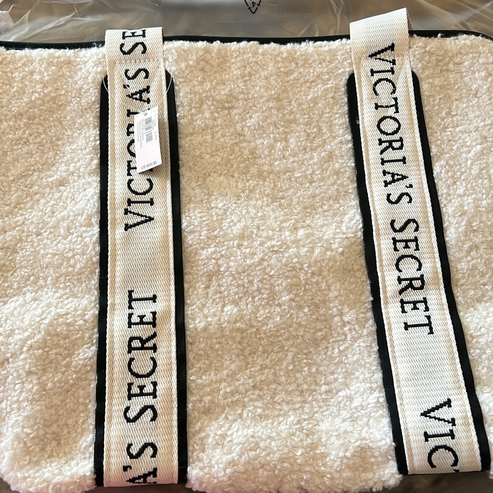 NWT Victoria Secret Sherpa Bag - Picture 2 of 9